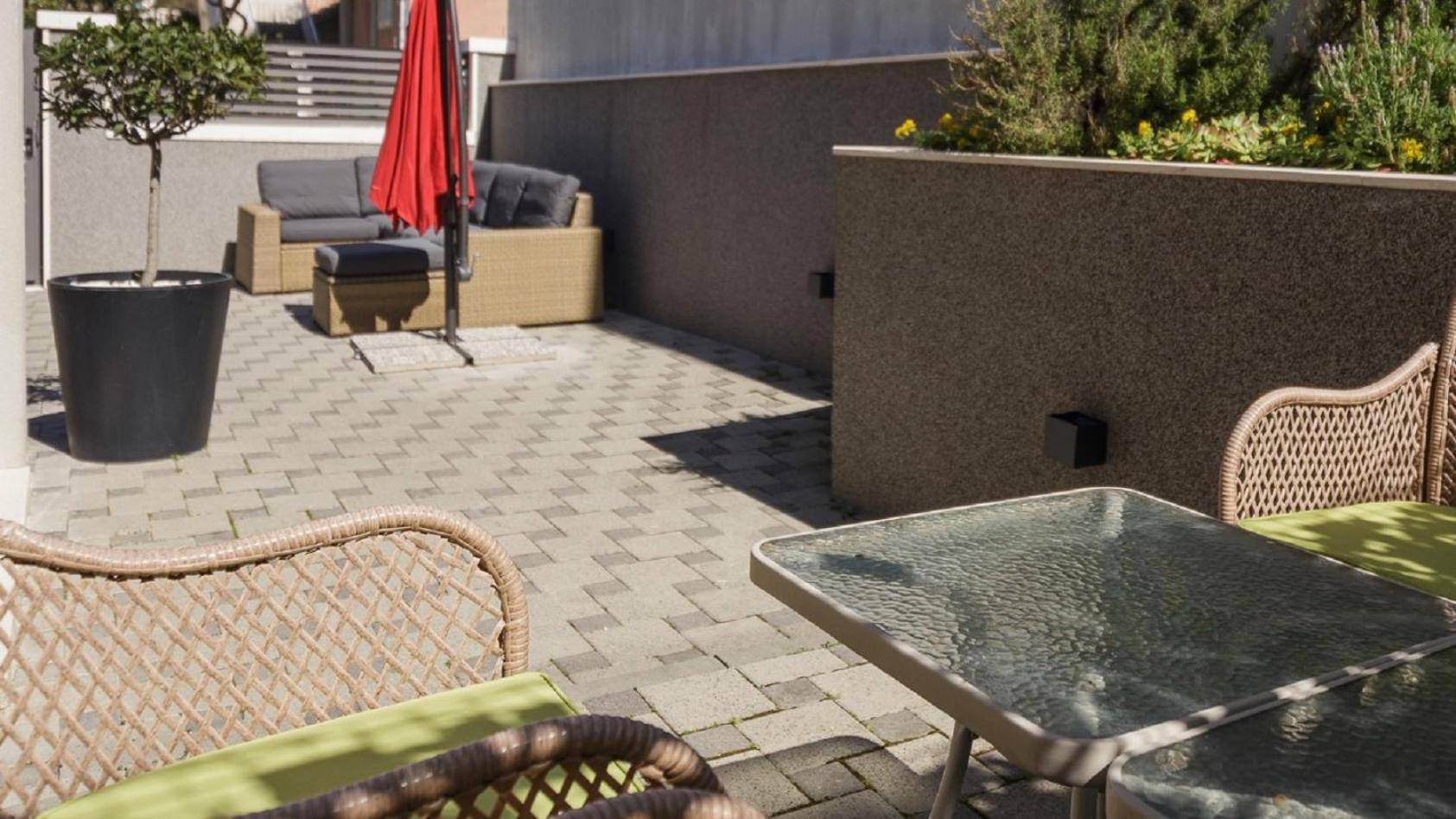 Holiday Home Aspalathos - With Free Parking, Near The Beach, A Few Minutes' Walking Distance To The Unesco Palace Split Eksteriør billede