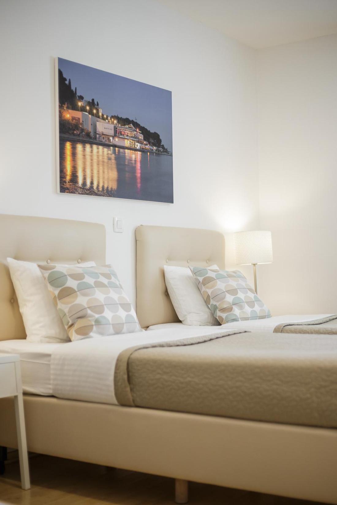 Holiday Home Aspalathos - With Free Parking, Near The Beach, A Few Minutes' Walking Distance To The Unesco Palace Split Eksteriør billede