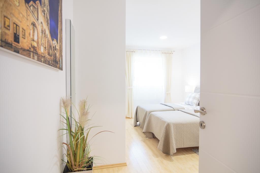 Holiday Home Aspalathos - With Free Parking, Near The Beach, A Few Minutes' Walking Distance To The Unesco Palace Split Eksteriør billede