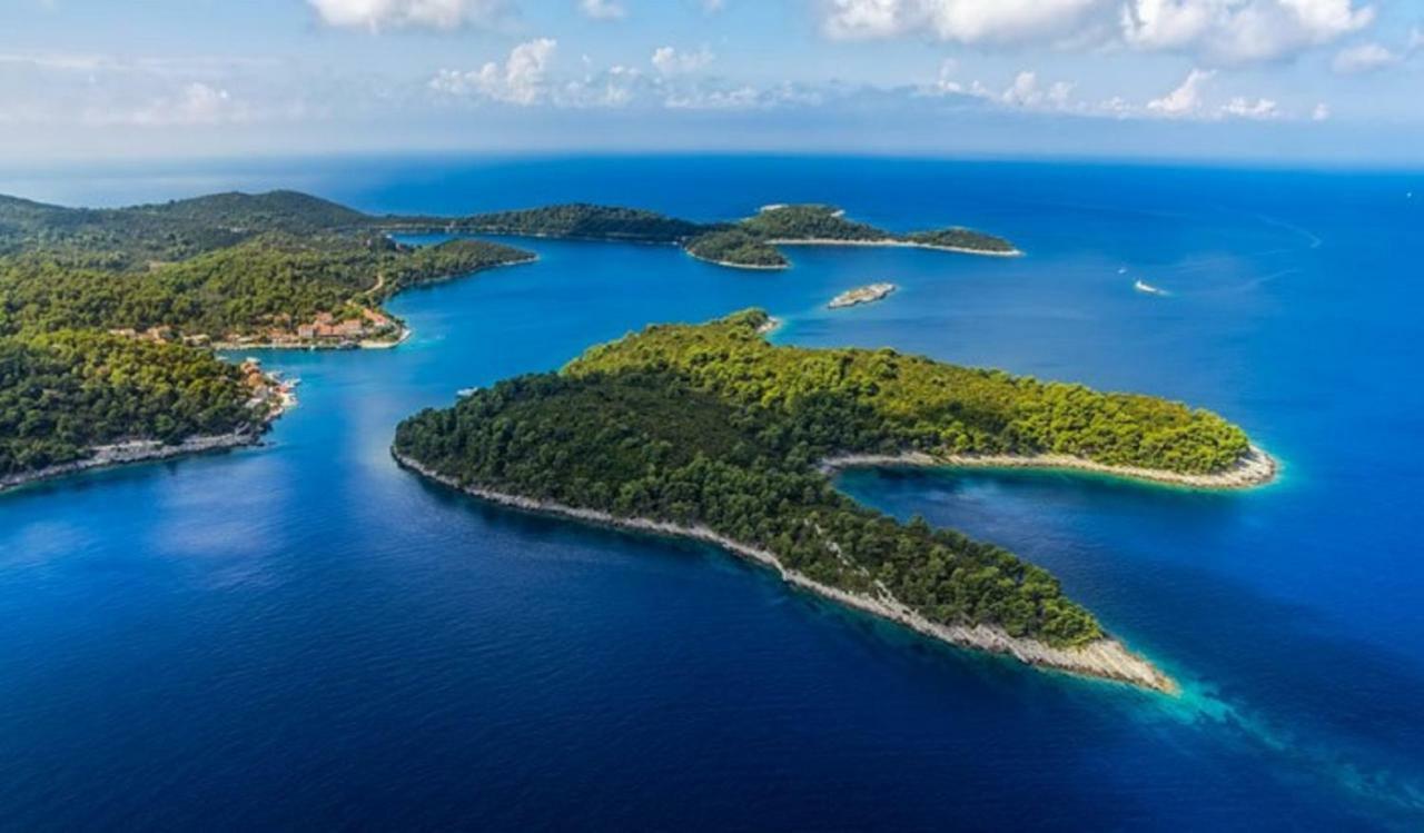 Holiday Home Aspalathos - With Free Parking, Near The Beach, A Few Minutes' Walking Distance To The Unesco Palace Split Eksteriør billede